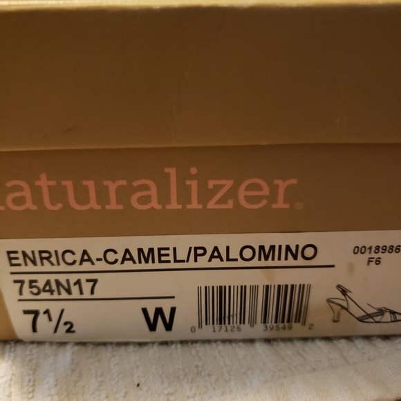 Tan and Cream low heels - Picture 5 of 5